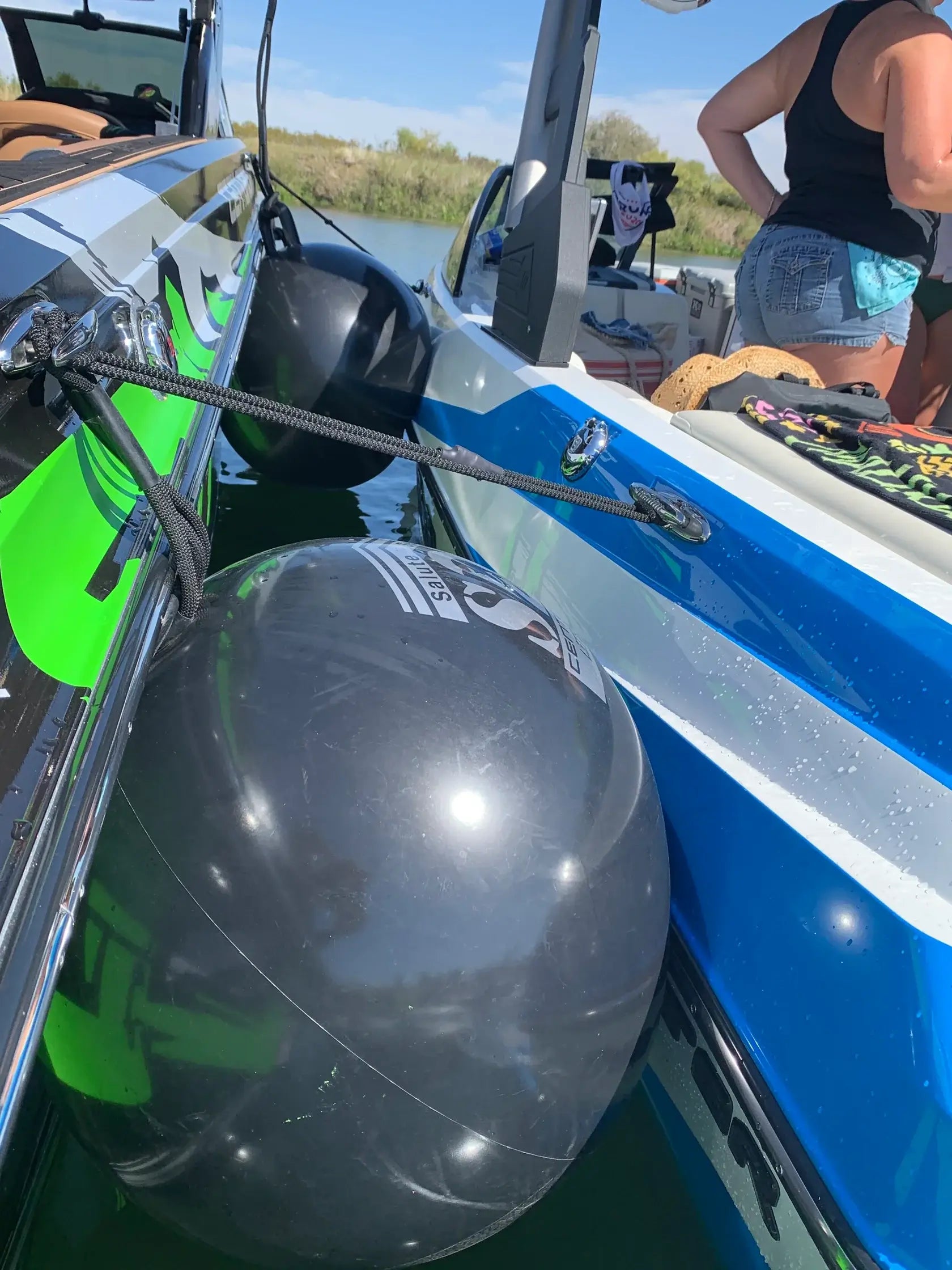 Let's Tie Up Single XL Fender w/ Boatswains Mate Bungee