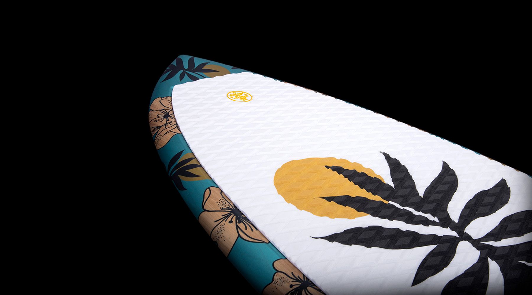 A Hyperlite 2024 Good Daze Women's Wakesurf Board perfect for wakesurf enthusiasts, from beginner to intermediate riders. The Good Daze board features a vibrant design that adds a touch of paradise to every wave.