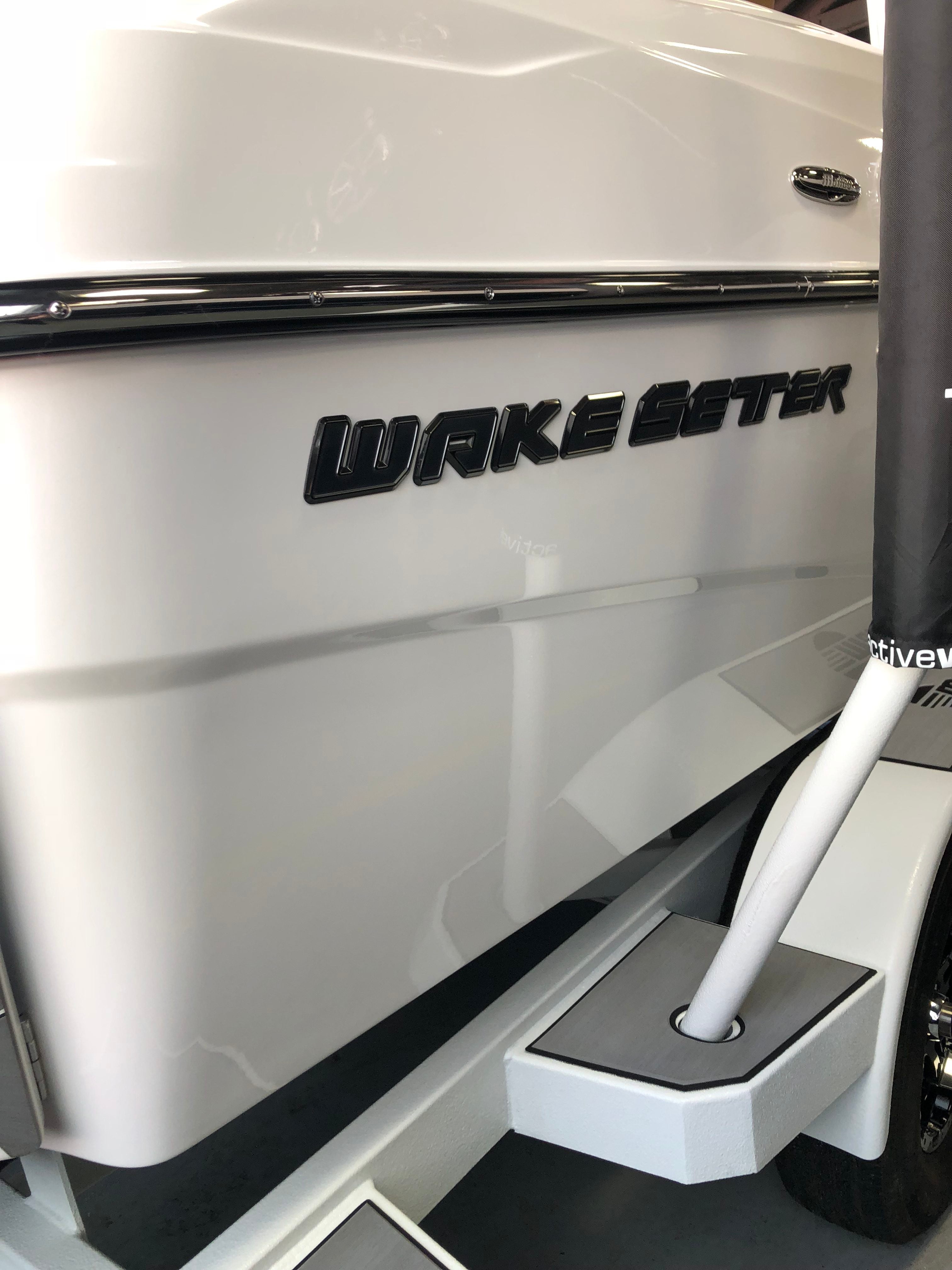 Malibu Wakesetter Hull Decal, 32" (Chrome) 2017-19