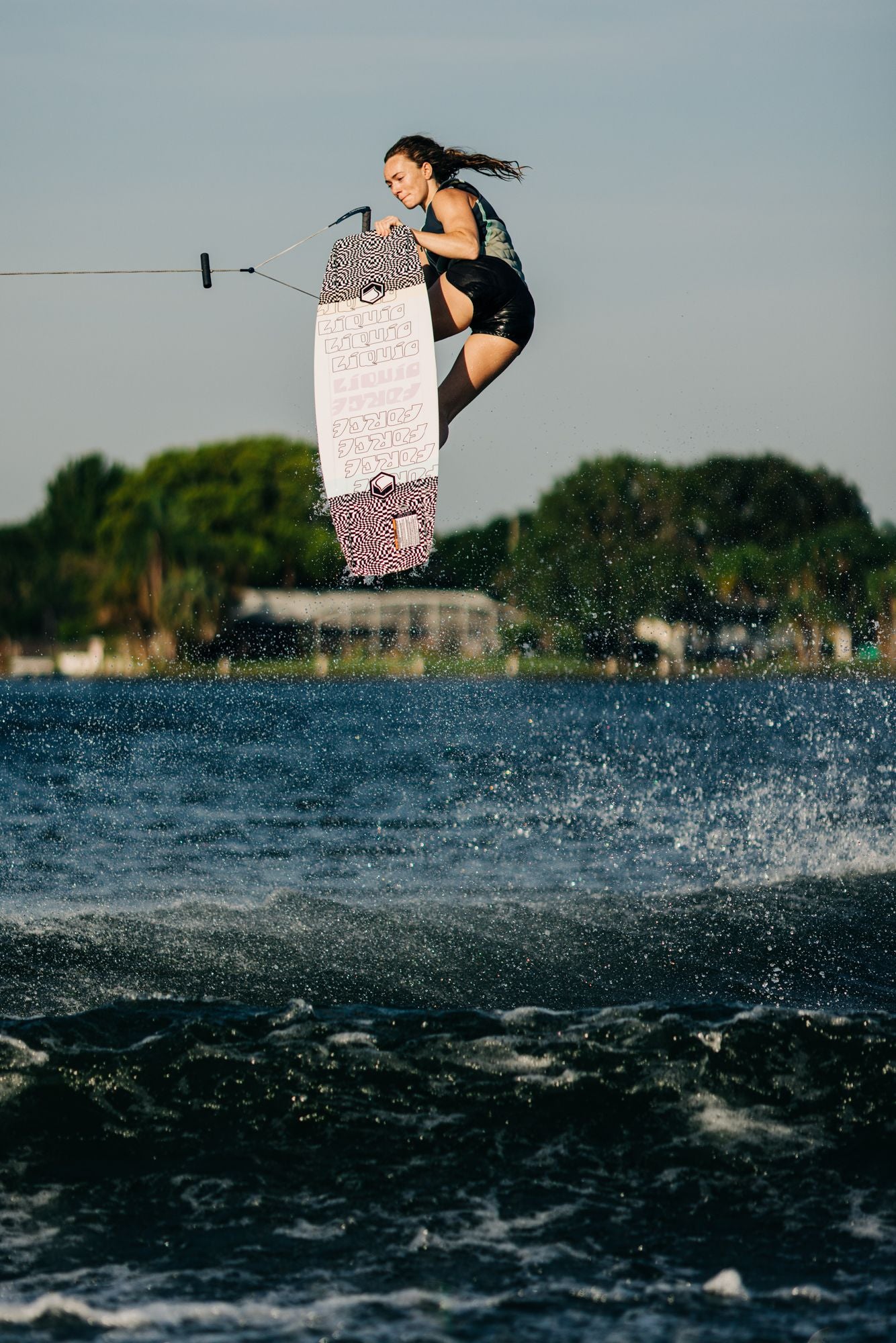 Experience the thrill of wakeboarding as you soar through the air above crystal-clear waters with the Liquid Force 2024 M.E. Wakeboard. Our innovative and user-friendly design allows women to effortlessly master this adrenaline-pumping sport. Whether you